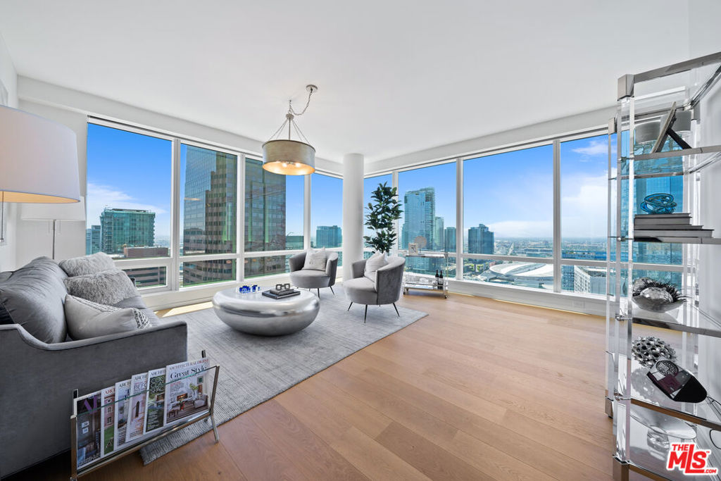 877 Francisco Street 2609