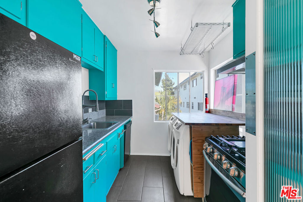1915 S Shenandoah Street 10