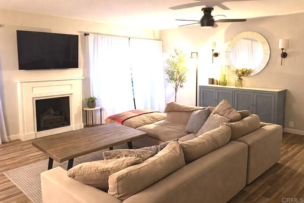 2537 Navarra Drive B11