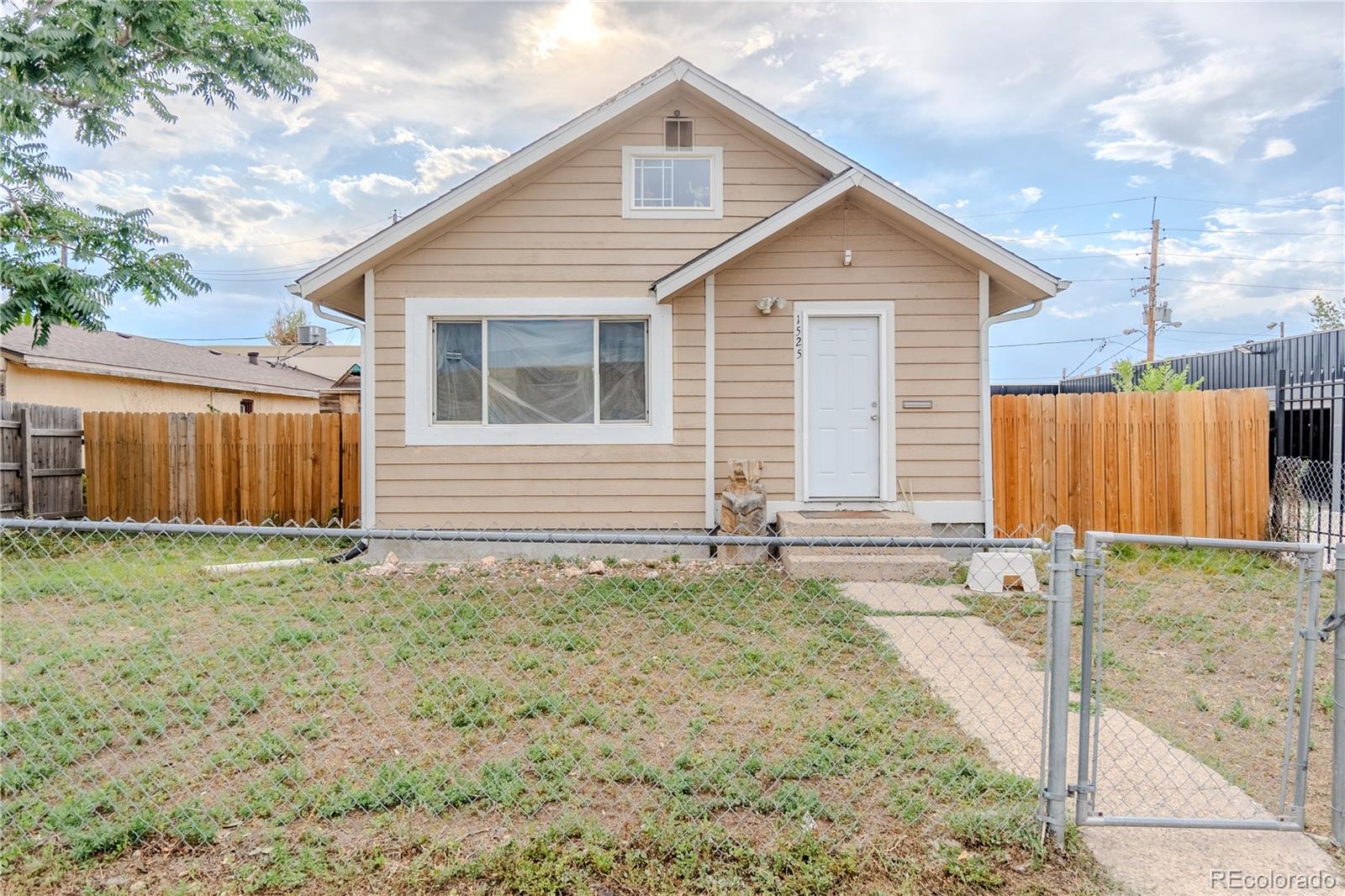 1525 Chester Street, Aurora, CO 80010