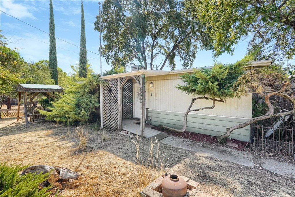 4580 S.TERRACE