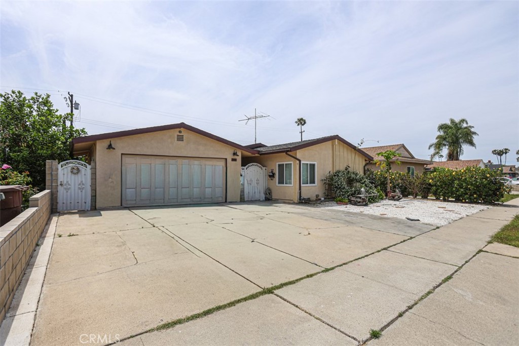 1762 W Minerva