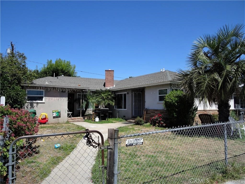 2202 N Bristol