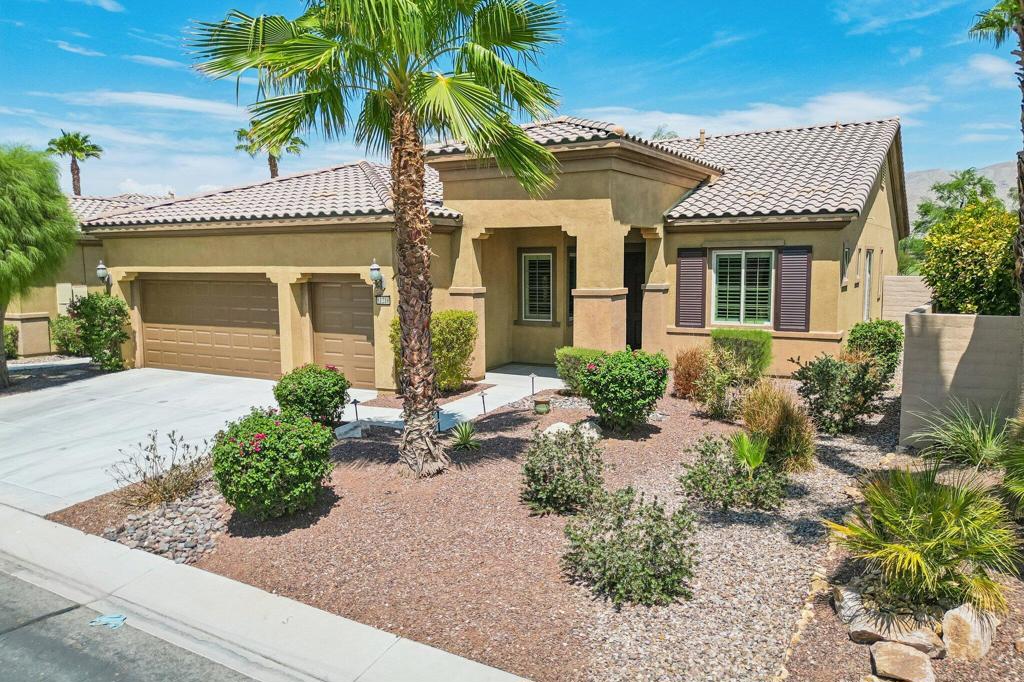 81216 Avenida Colonias