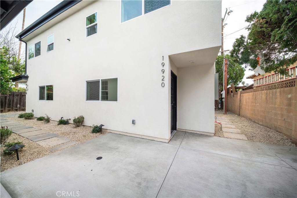 19920 Kittridge Street