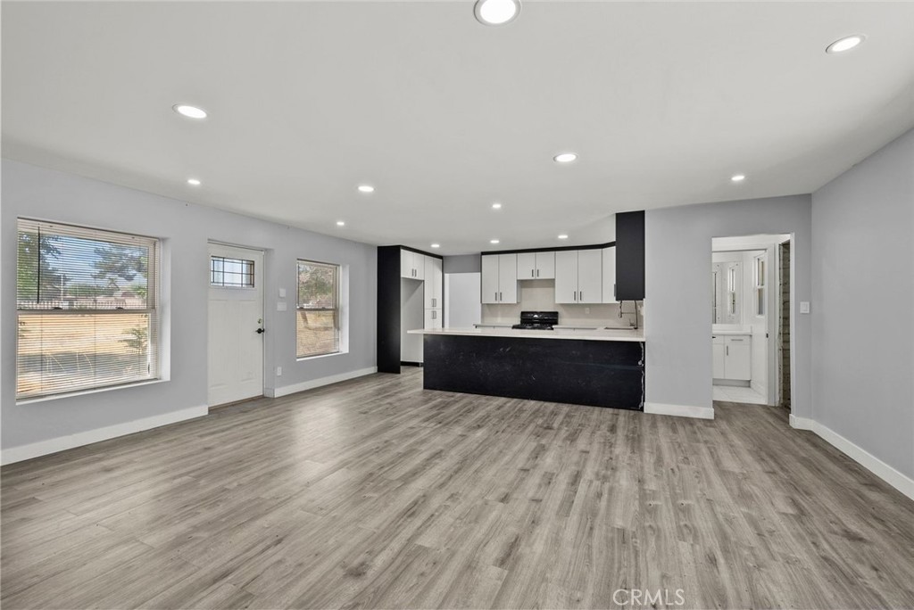2321 W Avenue M4