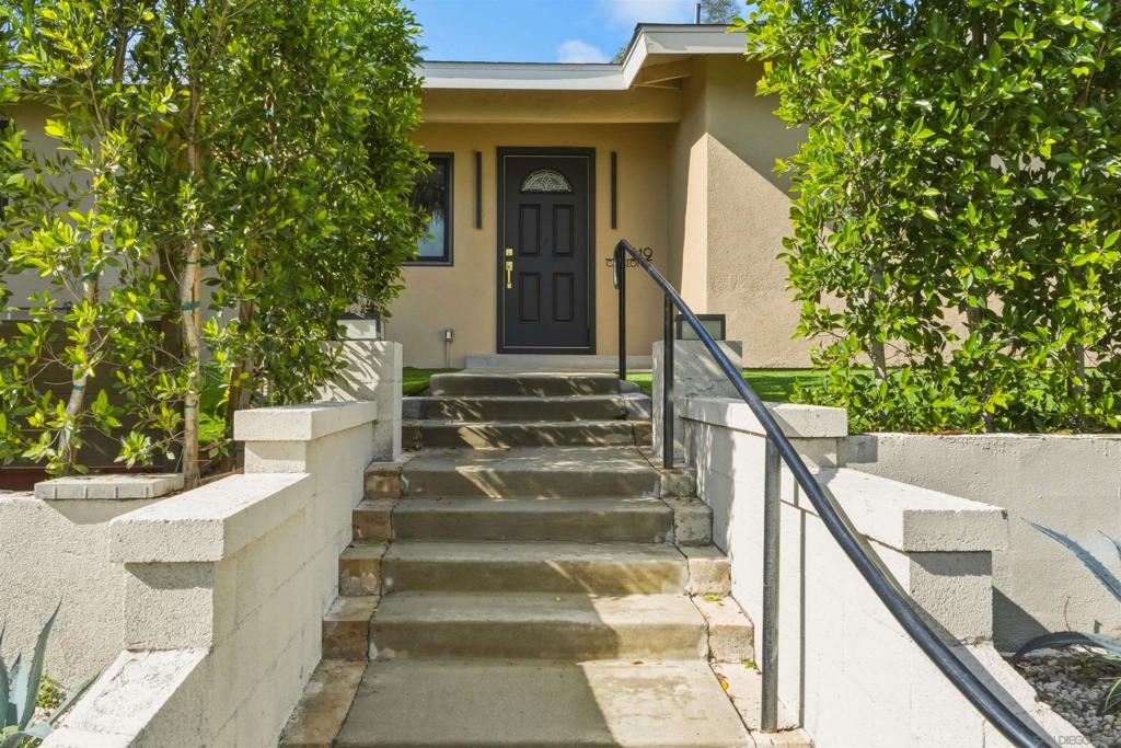 519 Camelot Dr