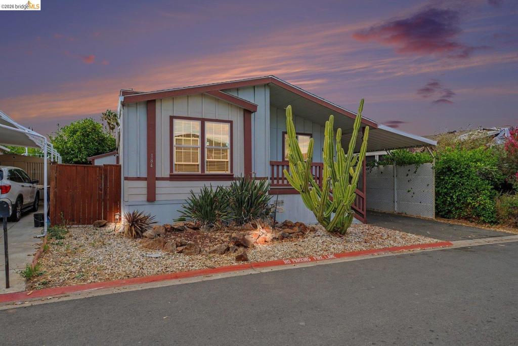 184 Maureen CIR