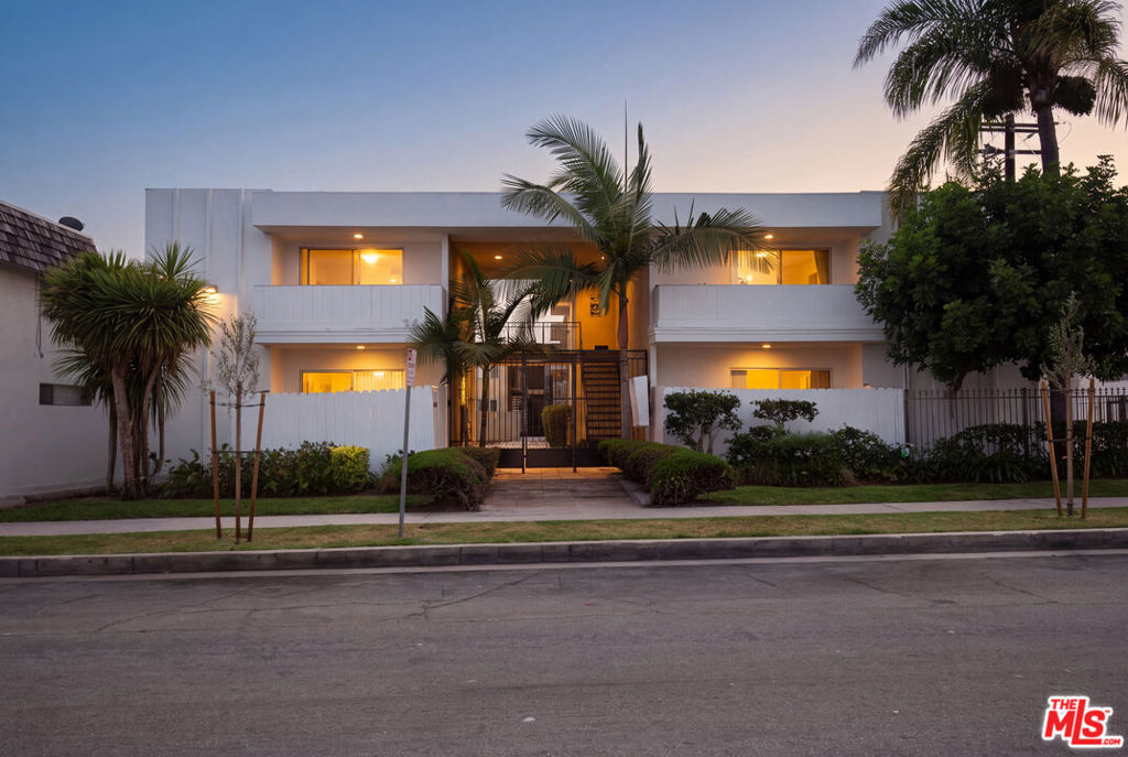 3444 Emerald Street