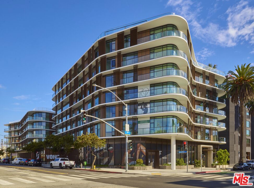 700 Broadway 503