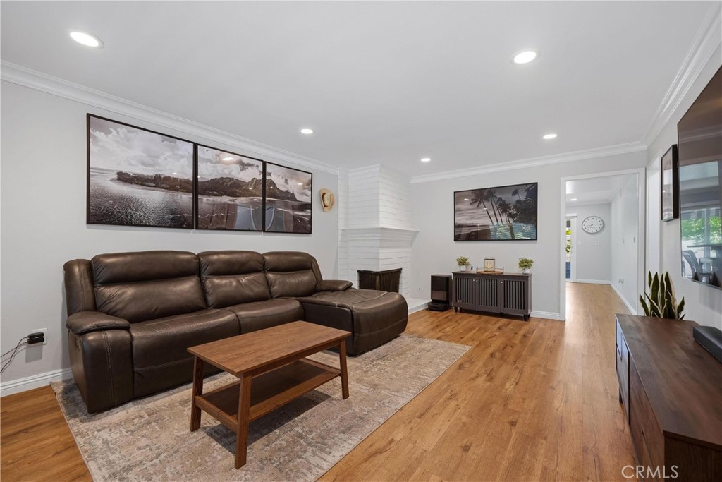 3131 Laurel Avenue 9