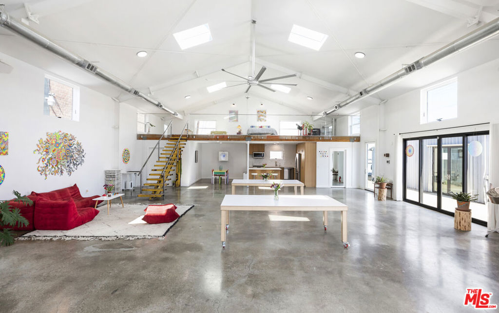 3475 Union Pacific Avenue