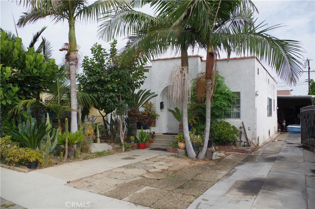 3855 W 115th
