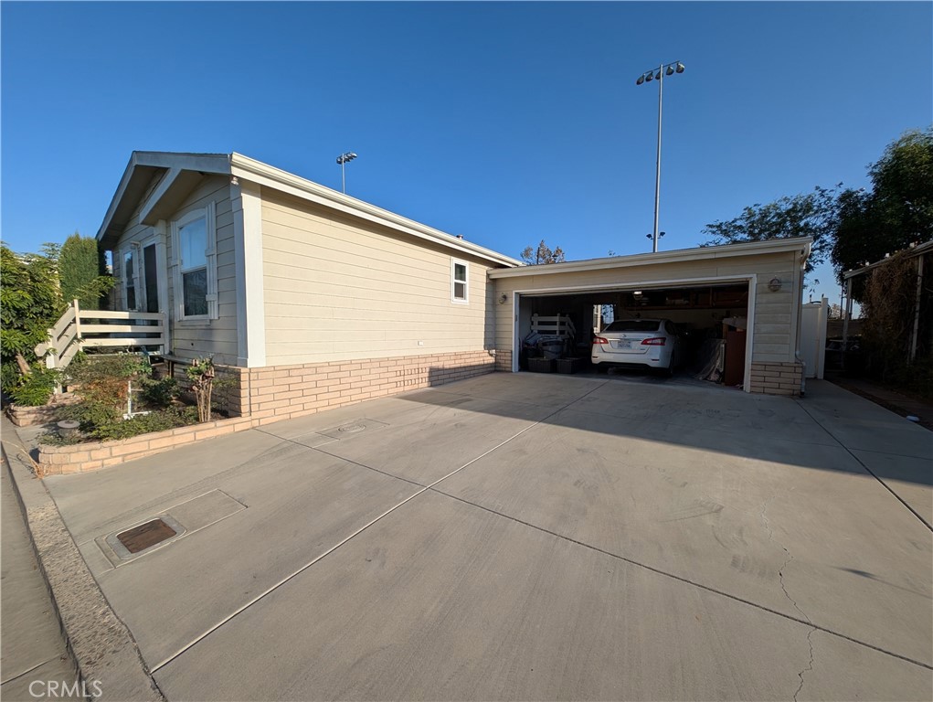 10550 Western Avenue 34