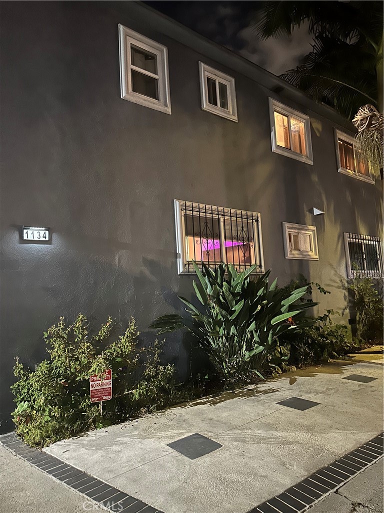 1134 S Fairfax 5