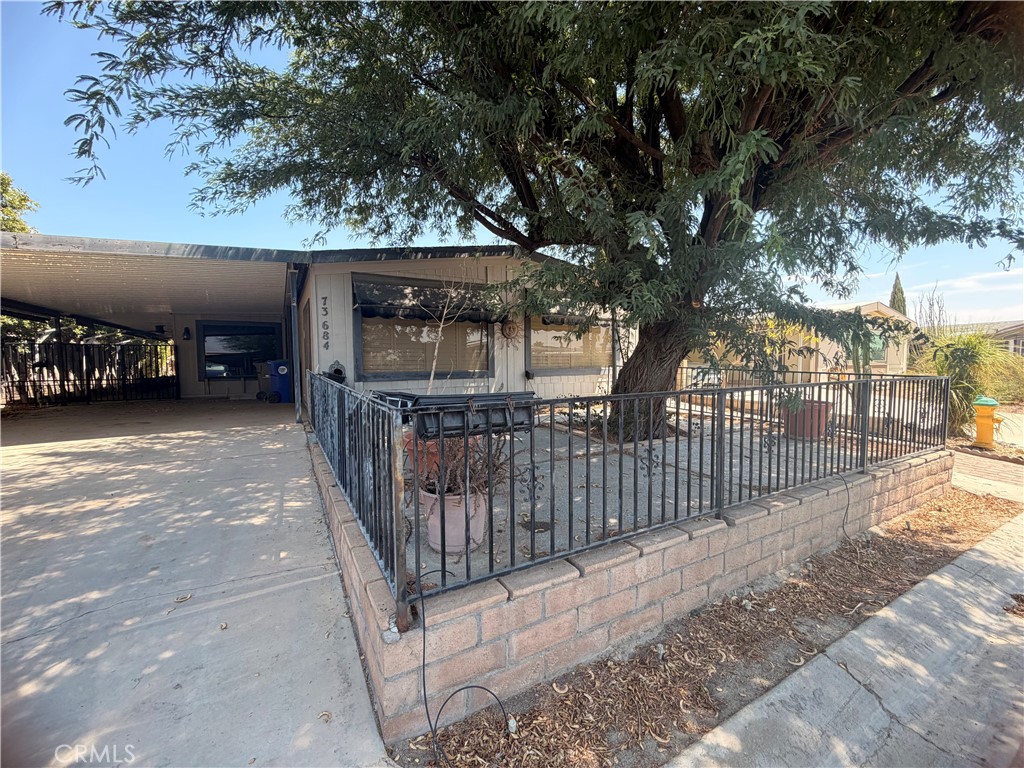 73684 Desert Green Dr N