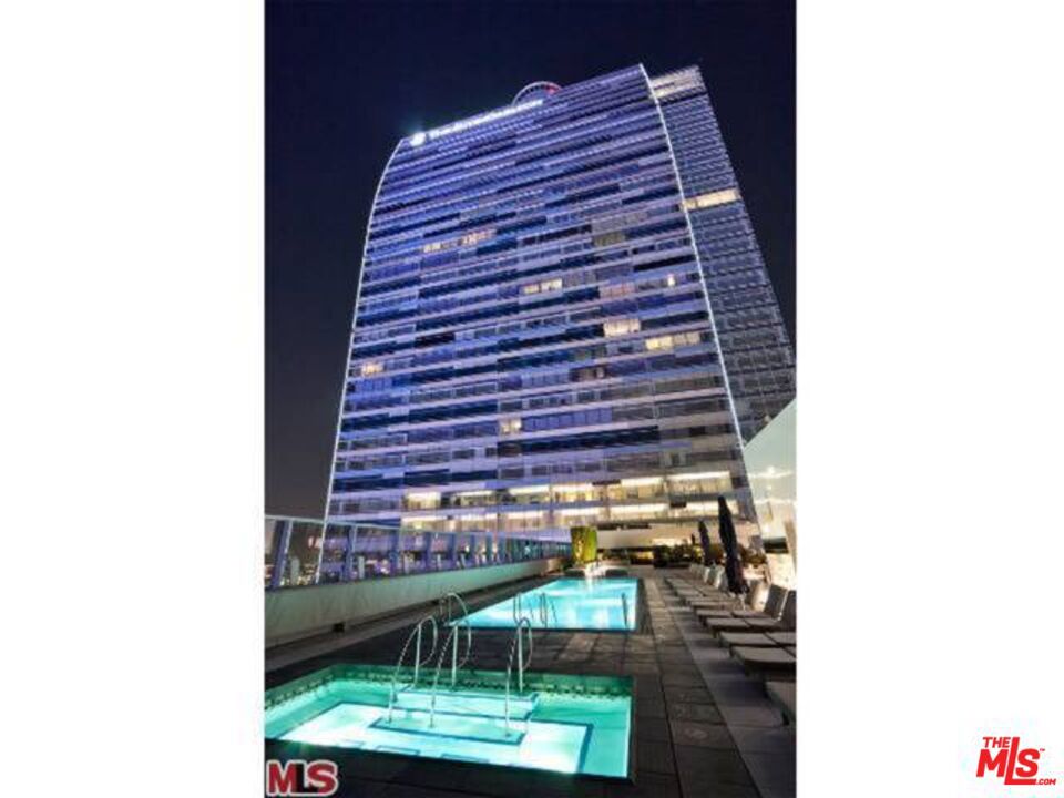 900 W Olympic Boulevard 28D