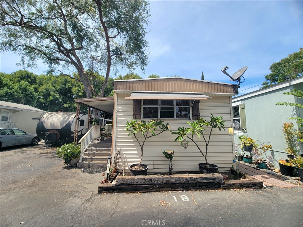 300 E Arbor St 18