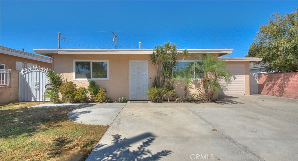 12127 Cedarvale