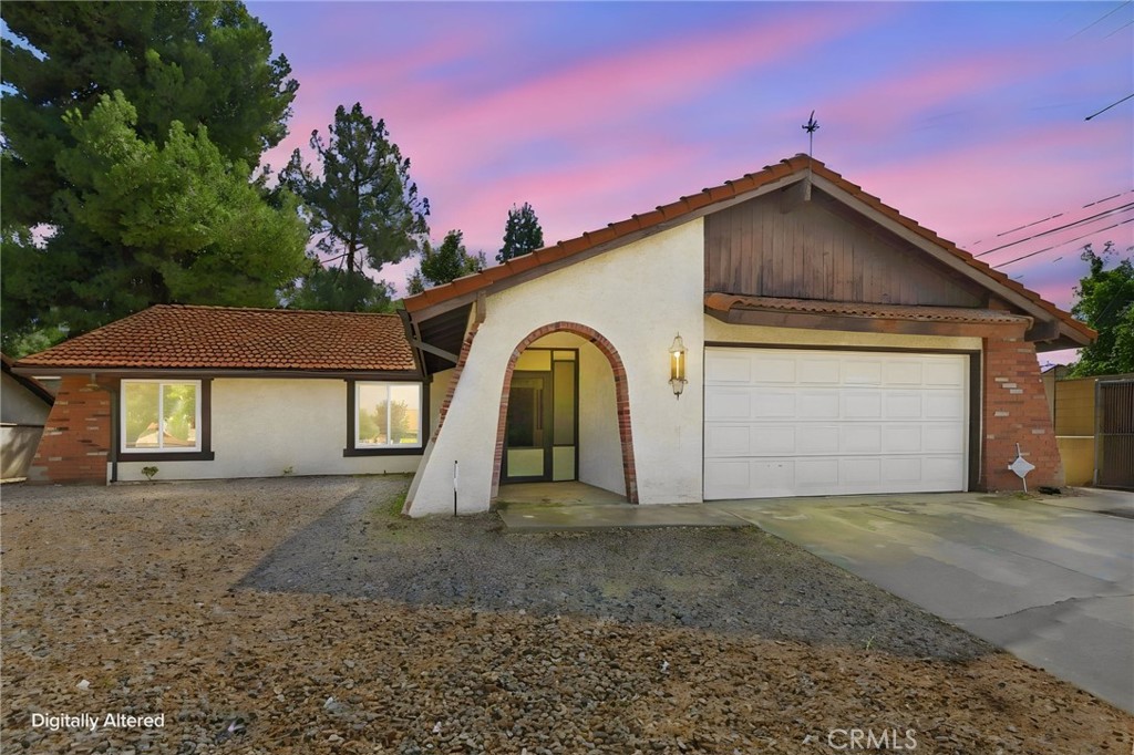 13689 Sarah Street