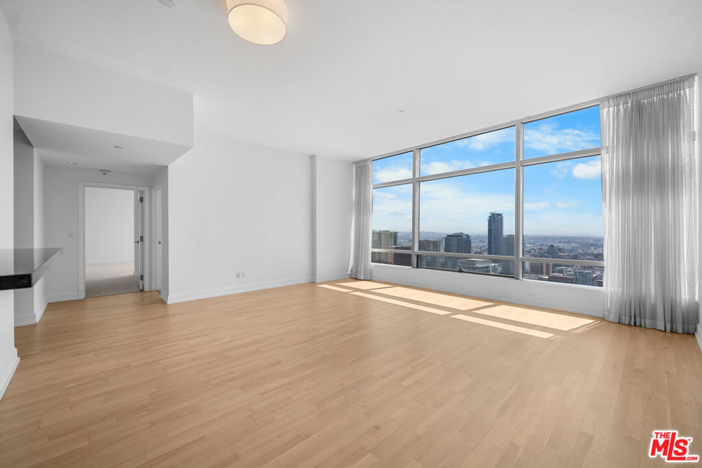 900 W Olympic Boulevard 36I