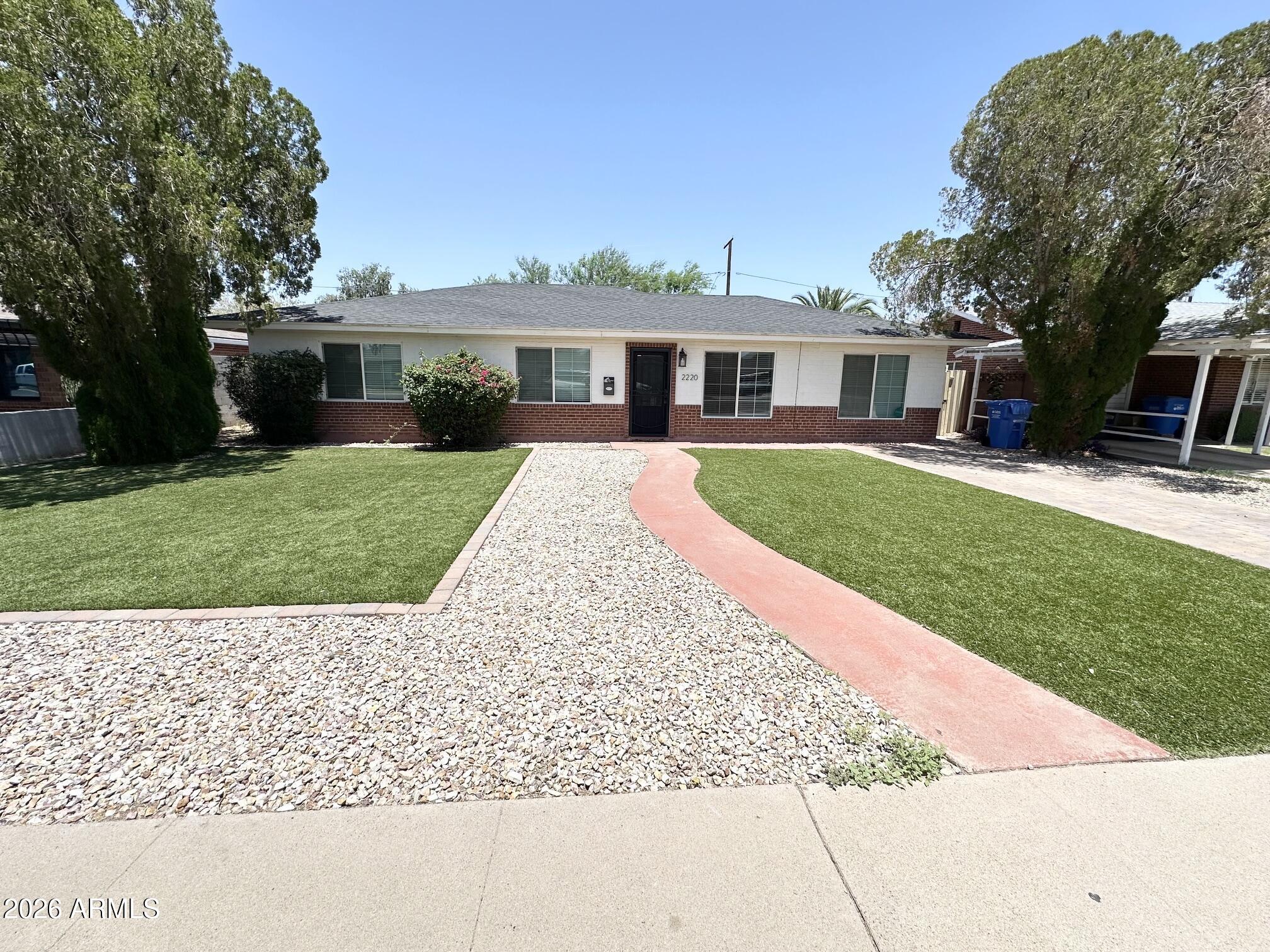 2220 E HEATHERBRAE Drive, Phoenix, AZ 85016