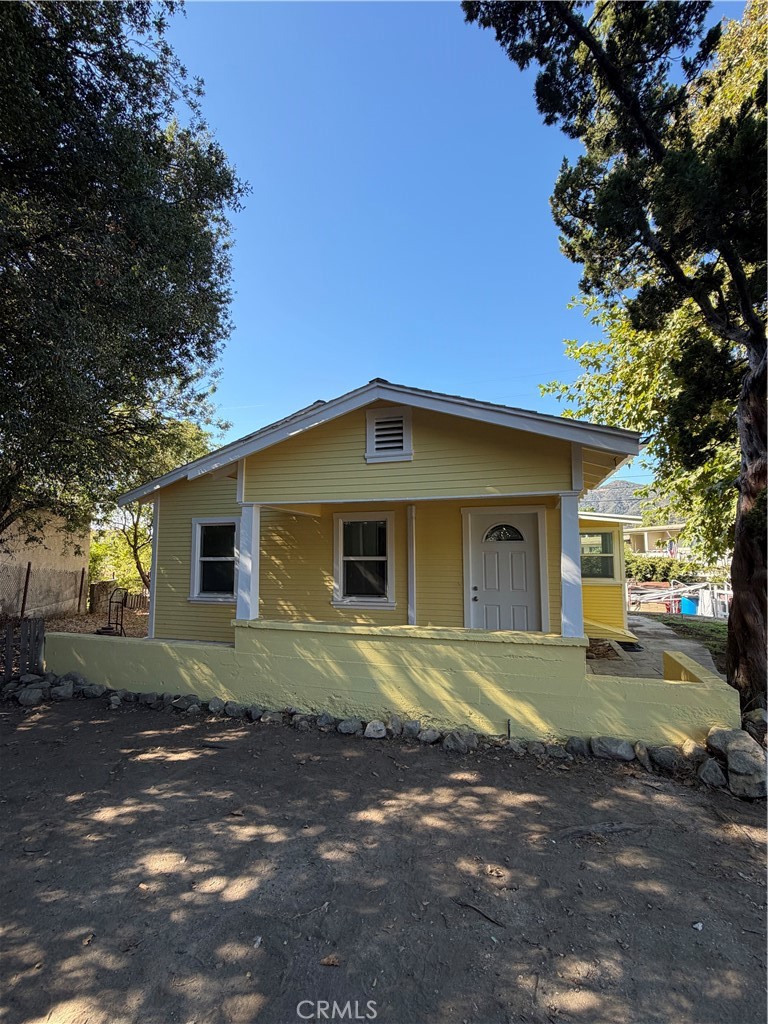 2704 Mayfield Avenue