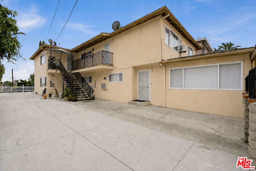 1206 N Park Western