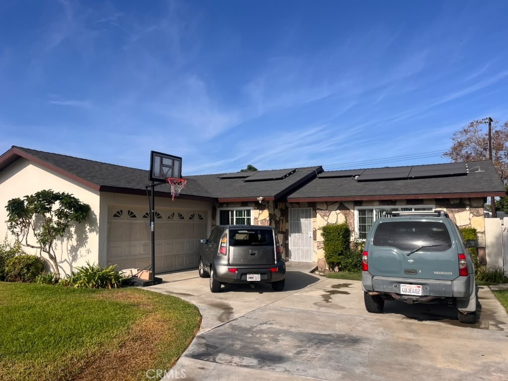 12427 Sungrove