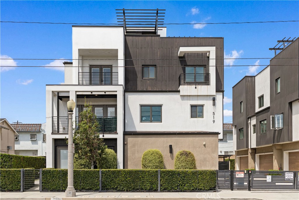 519 W Newby F