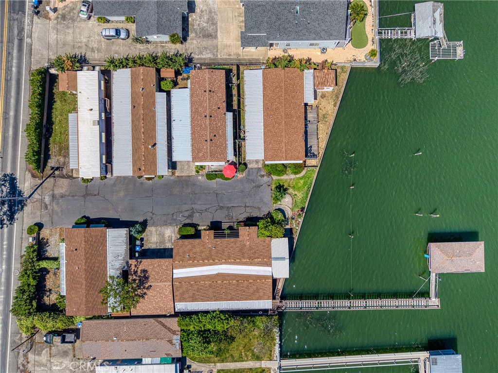 2776 Lakeshore