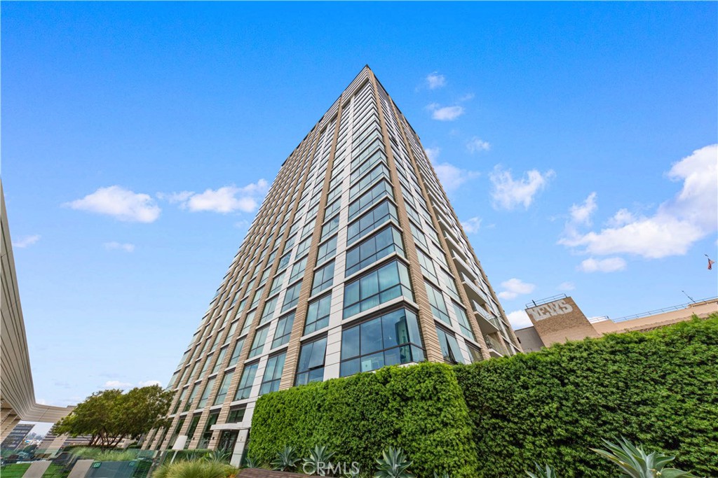 400 S Broadway 1607