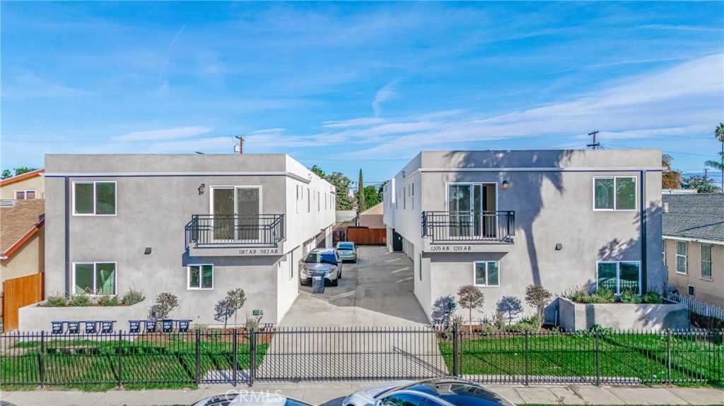 1201 E 59th Place