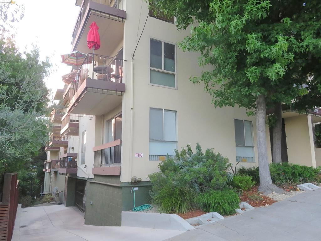 551 Jean St 410