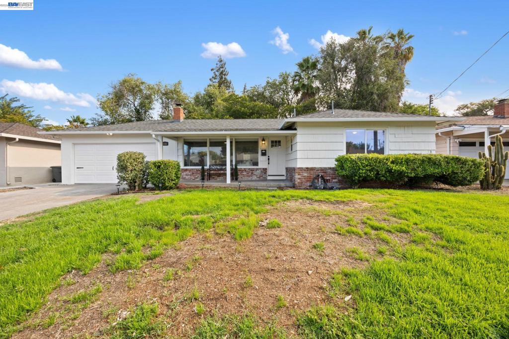 2136 Holbrook Drive