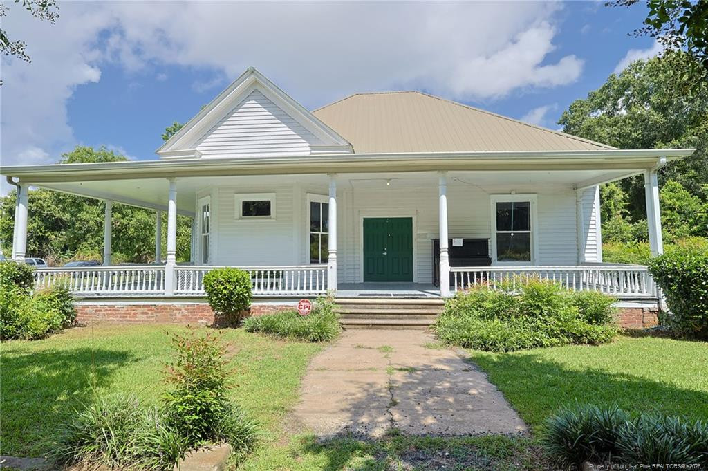 307 McCaskill Avenue, Maxton, NC 28364