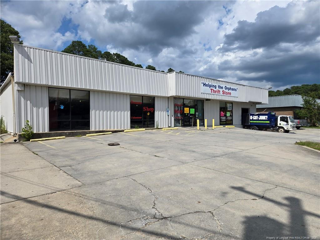 1027 Pamalee Drive, Fayetteville, NC 28303