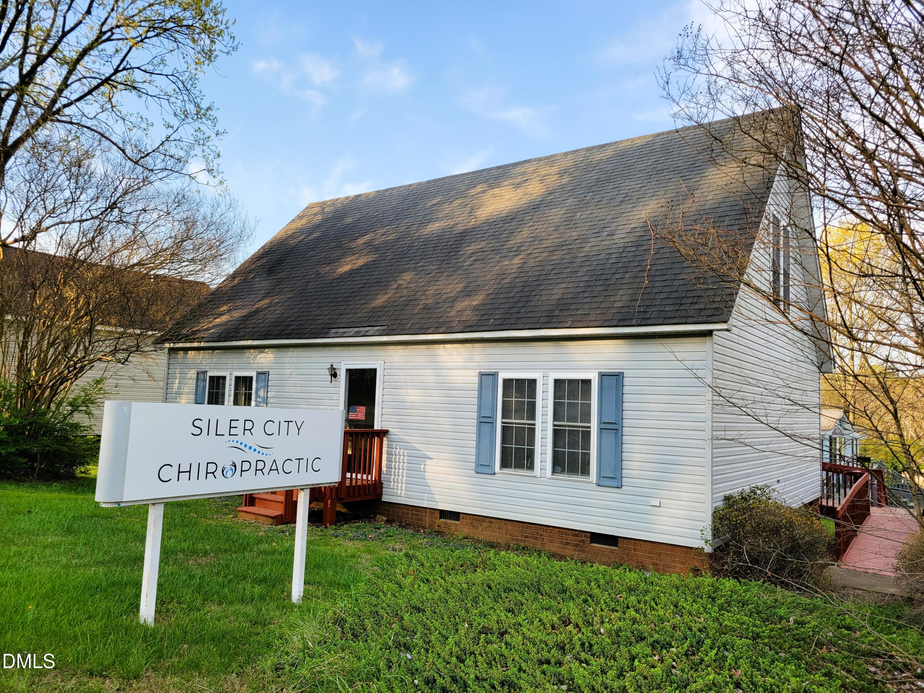 517 N 2nd Avenue, Siler City, NC 27344