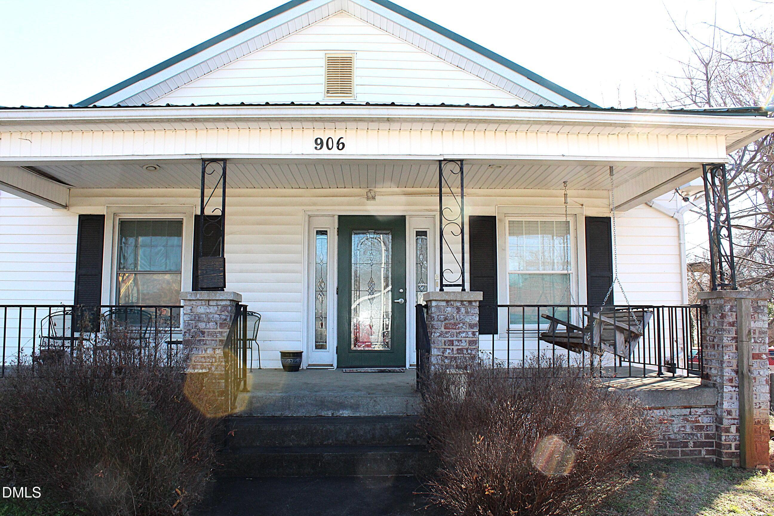 906 S Main Street, Burlington, NC 27215