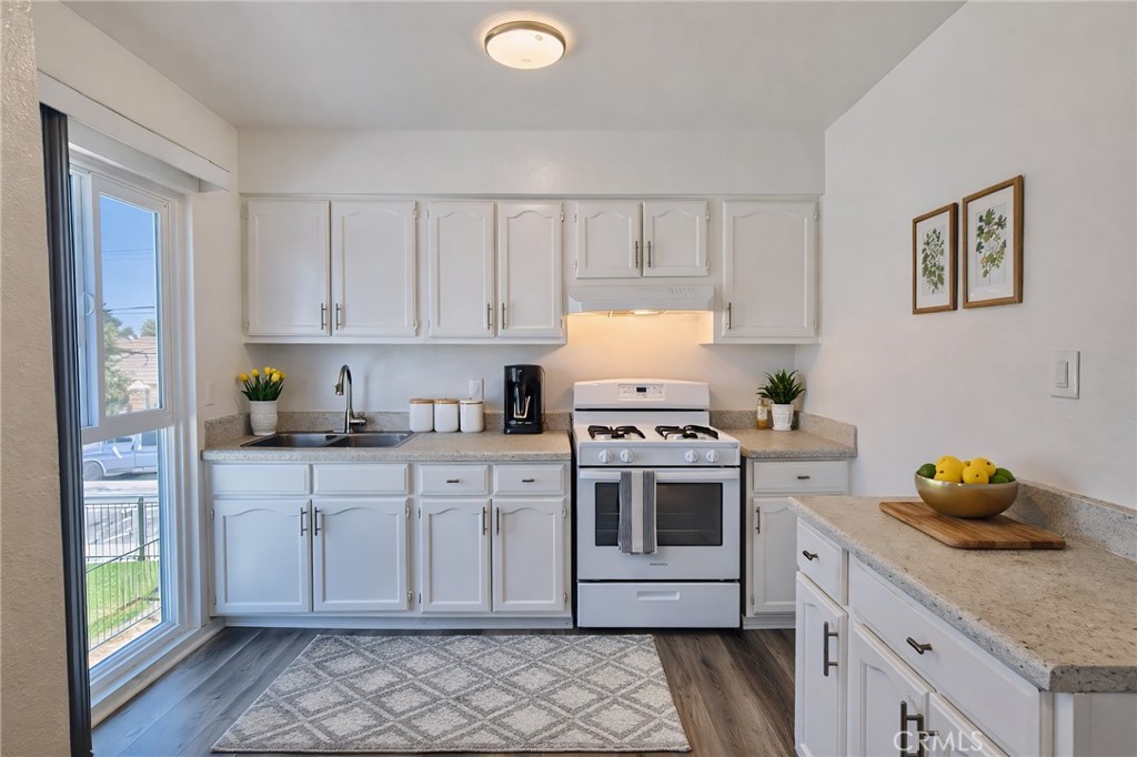 815 N Rose 6