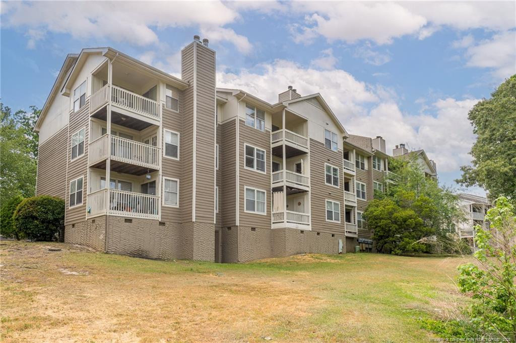 6736 WILLOWBROOK Unit 4 Drive, Fayetteville, NC 28314
