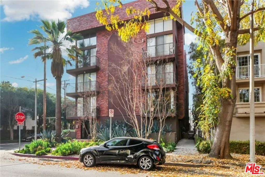 869 S Wooster Street 103