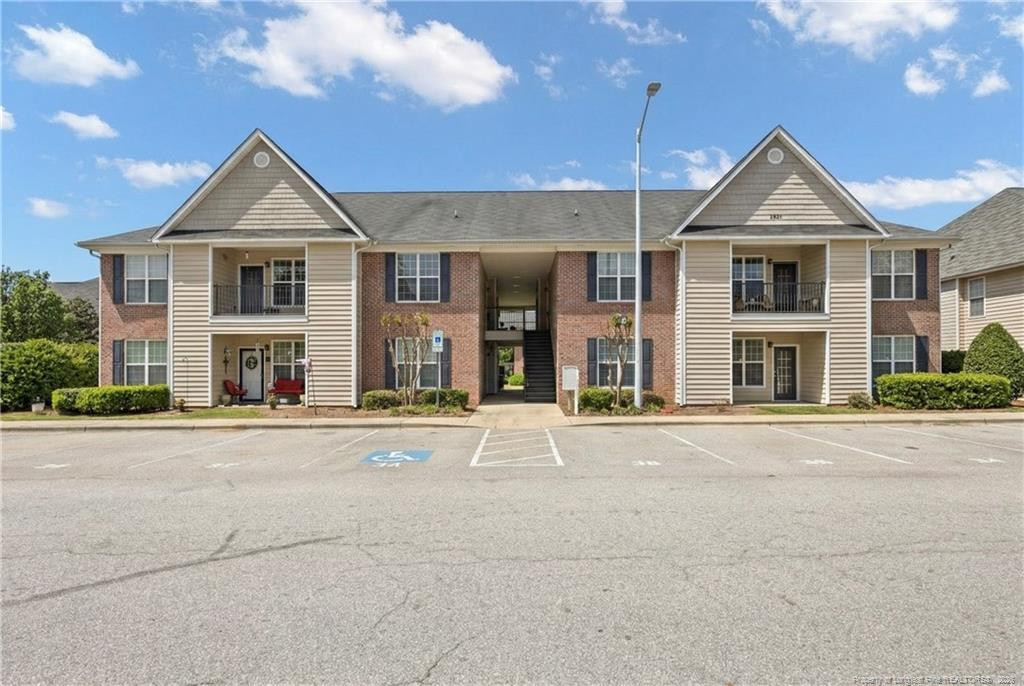 2641 McArthur Landing Circle 201, Fayetteville, NC 28311