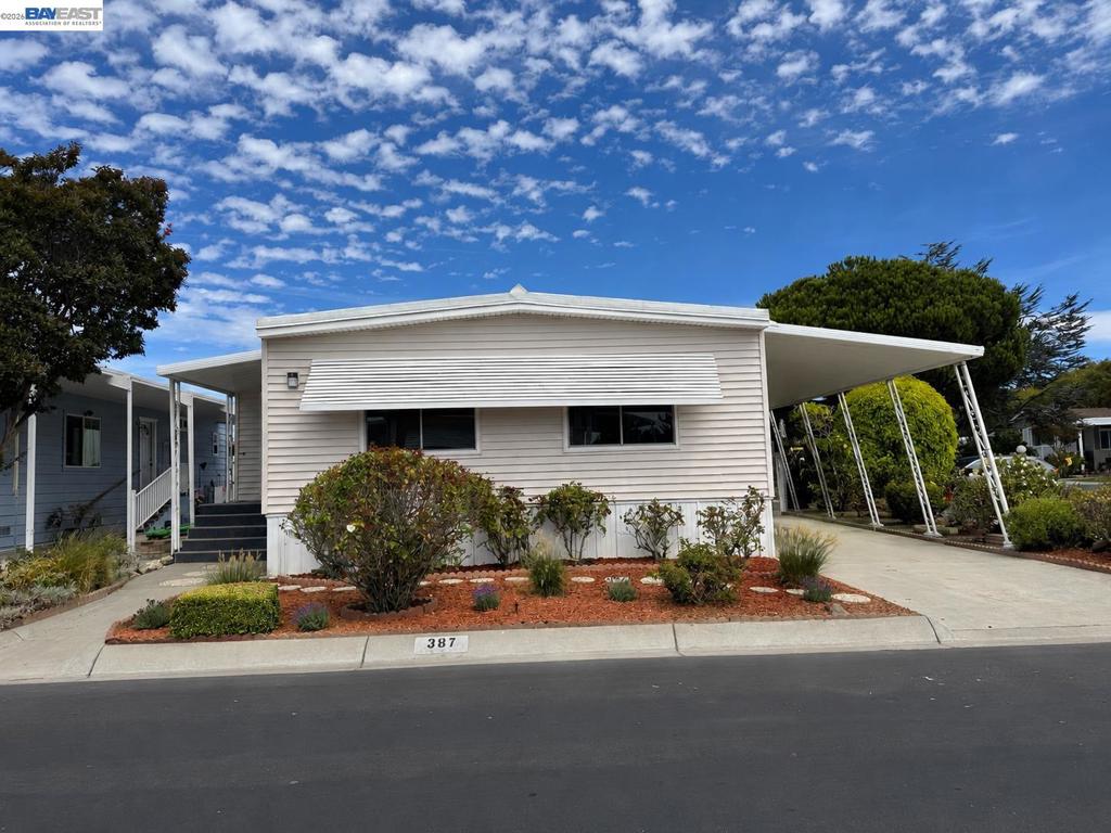 387 Santa Paula