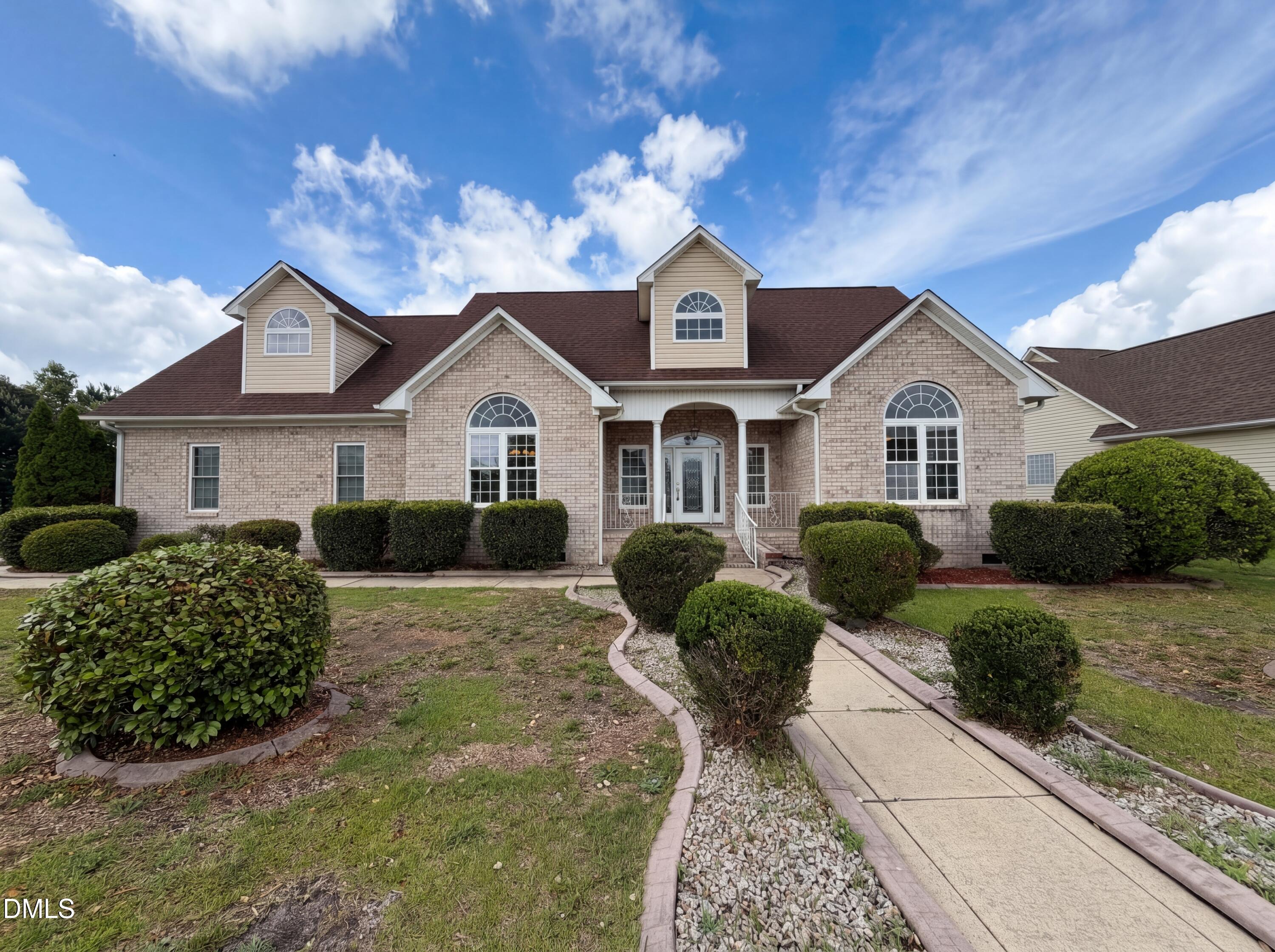 824 Camwheel Drive, Hope Mills, NC 28348