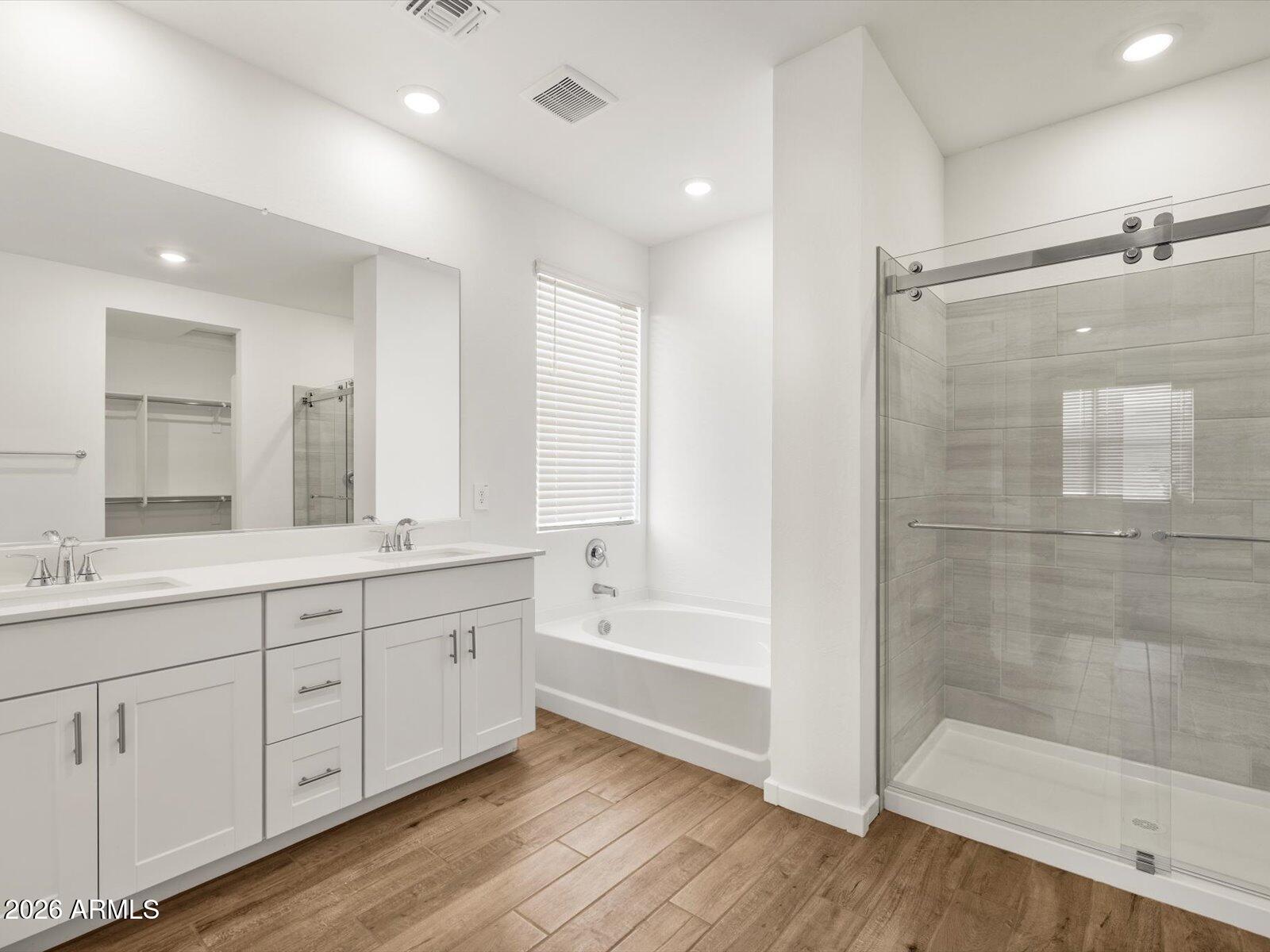 15662 W HONEYSUCKLE Drive, Surprise, AZ 85387