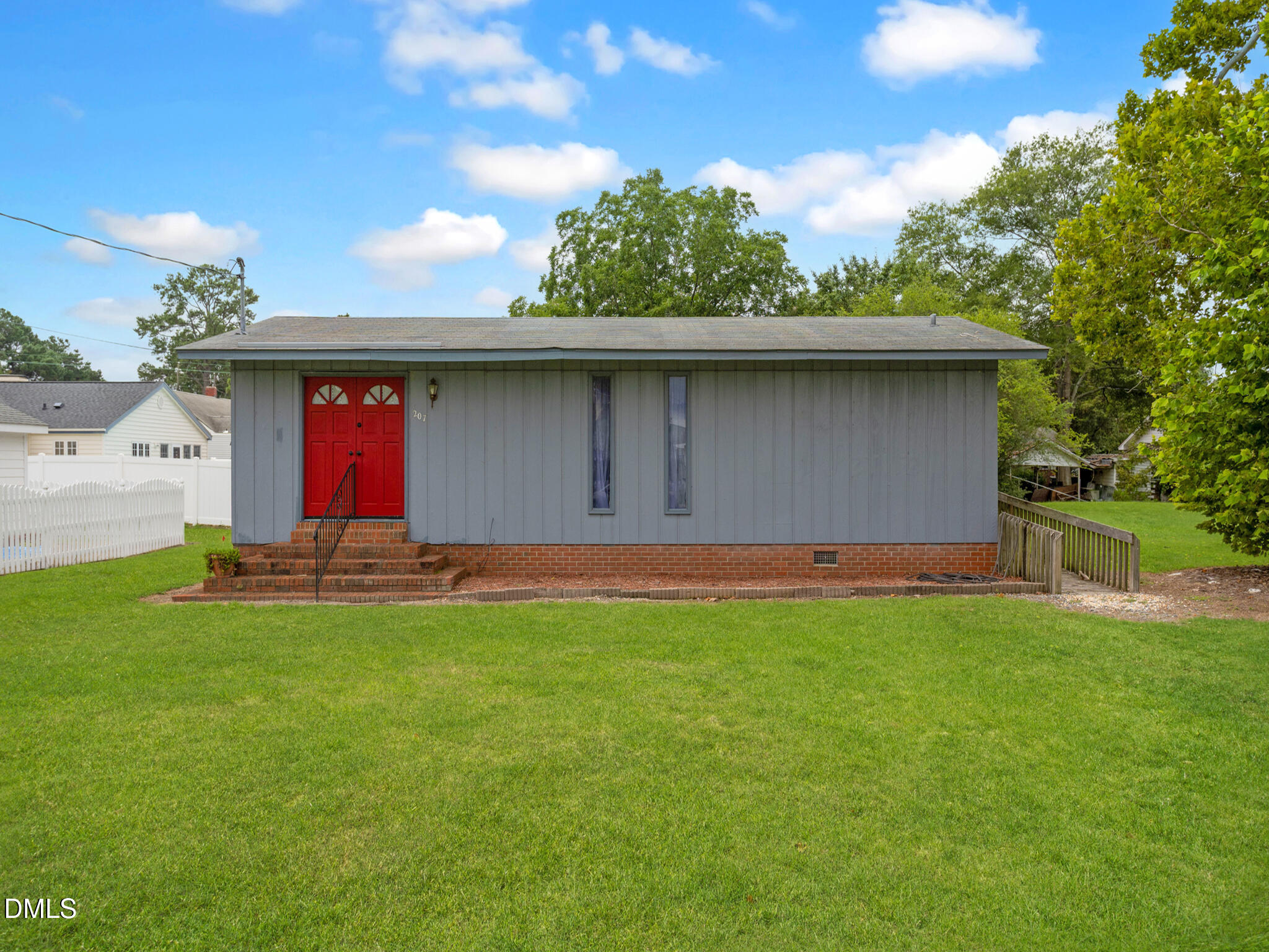 207 Price Street, Pine Level, NC 27576