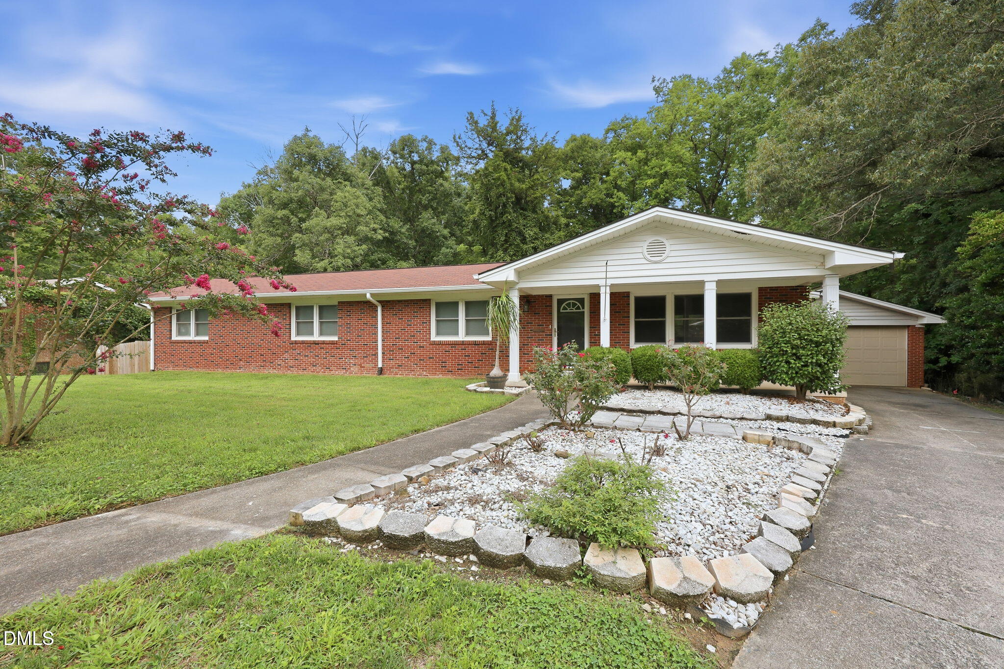 614 Ridgeway Drive, Burlington, NC 27217