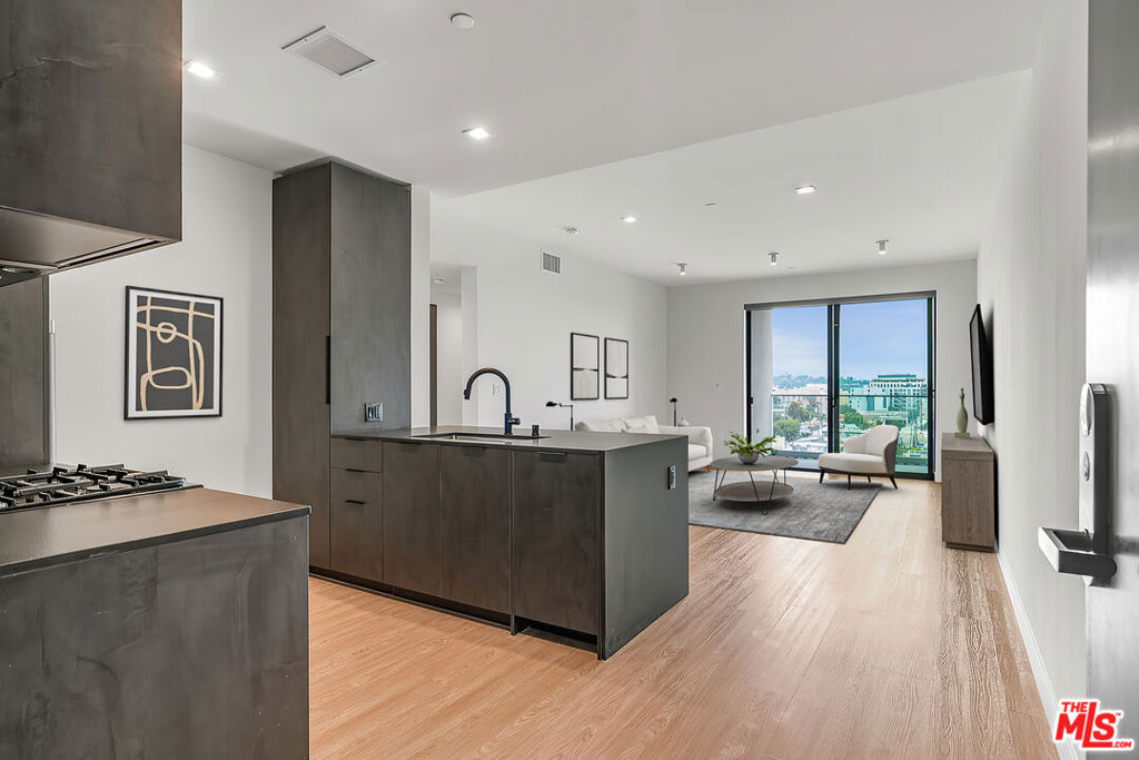 3688 Overland Avenue 521