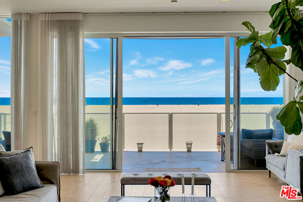 1351 Palisades Beach Road 200